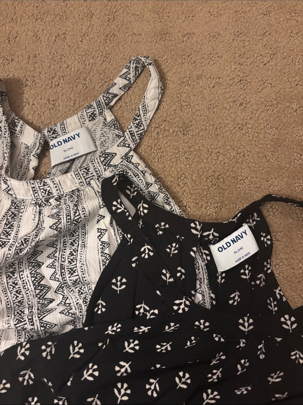 Old Navy Black & White Patterned Girls' Tank Tops - Picture 2 of 10